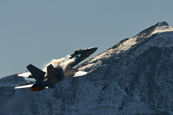 F/A-18 Hornet, Fliegerschießen Axalp, Schweiz 2017 - Nikon D800 / Nikkor 200-500/5.6