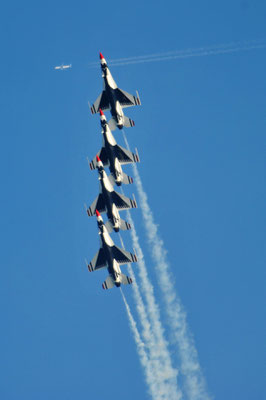 F-16 Fighting Falcon, US Air Force Thunderbirds, Jesolo Air Extreme, 2011
