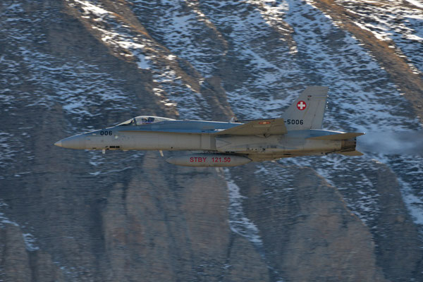 F/A-18 Hornet, Fliegerschießen Axalp, Schweiz 2017 - Nikon D800 / Nikkor 200-500/5.6