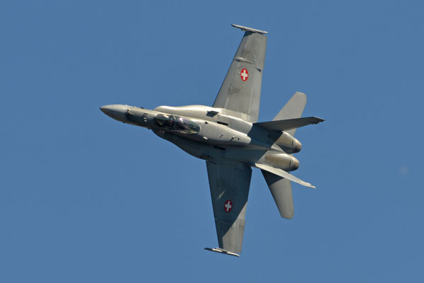 F/A-18 Hornet, Fliegerschießen Axalp, Schweiz 2017 - Nikon D800 / Nikkor 200-500/5.6