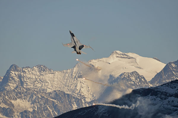 F/A-18 Hornet, Fliegerschießen Axalp, Schweiz 2017 - Nikon D800 / Nikkor 200-500/5.6