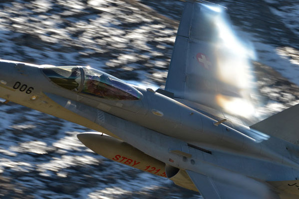 F/A-18 Hornet, Fliegerschießen Axalp, Schweiz 2017 - Nikon D800 / Nikkor 200-500/5.6