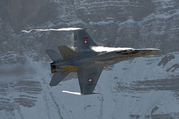 F/A-18 Hornet, Fliegerschießen Axalp, Schweiz 2017 - Nikon D800 / Nikkor 200-500/5.6