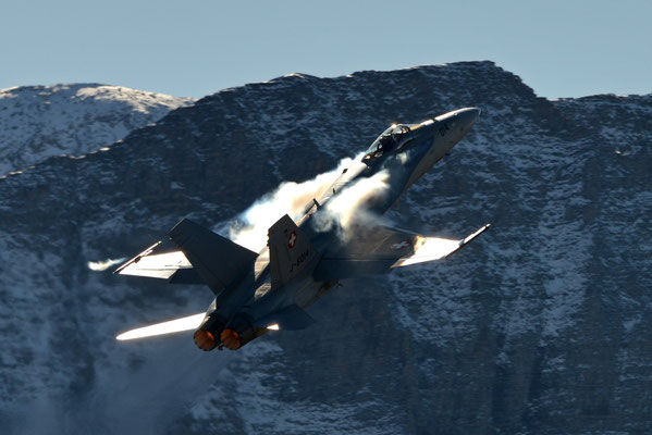 F/A-18 Hornet, Fliegerschießen Axalp, Schweiz 2017 - Nikon D800 / Nikkor 200-500/5.6