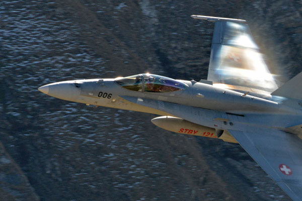 F/A-18 Hornet, Fliegerschießen Axalp, Schweiz 2017 - Nikon D800 / Nikkor 200-500/5.6
