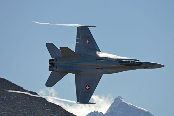 F/A-18 Hornet, Fliegerschießen Axalp, Schweiz 2017 - Nikon D800 / Nikkor 200-500/5.6