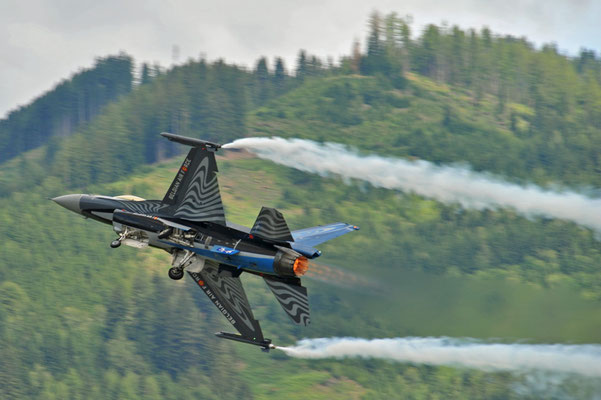 F-16 Belgian Demo Team, Airpower, Zeltweg 2013 - Nikon D7000 / Nikkor 70-200/2.8 + TC-20E