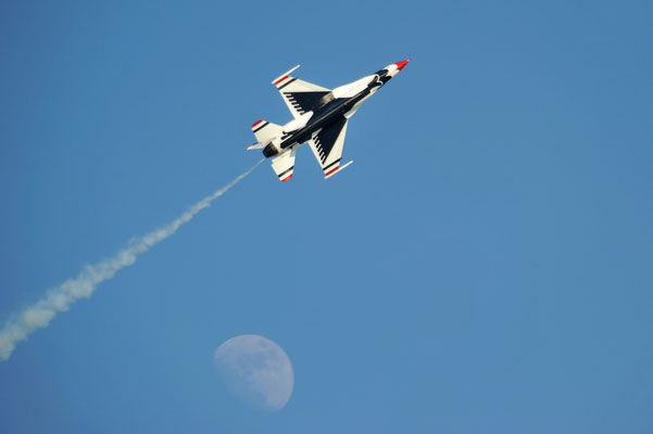 F-16 Fighting Falcon, US Air Force Thunderbirds, Jesolo Air Extreme, 2011