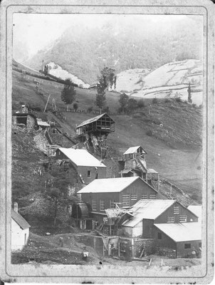 Infrastructure du traitement du minerai vers 1902 au Bocard