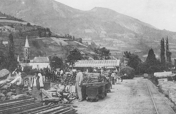 Quai de chargement du tramway à Sentein