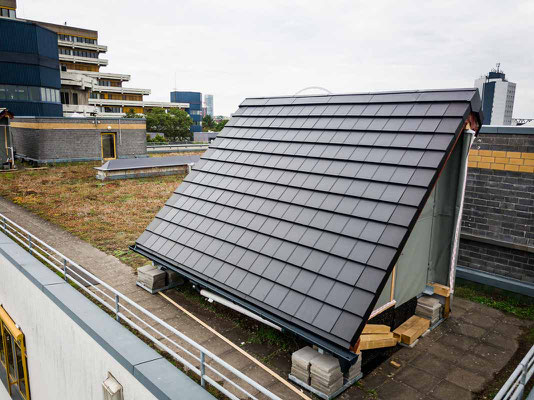 Testdach SDP-MH mit Blick auf Technische Hochschule Köln