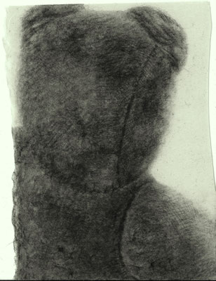 Stuffed Animal / ぬいぐるみ　Pencil on paper　170×126mm　2024