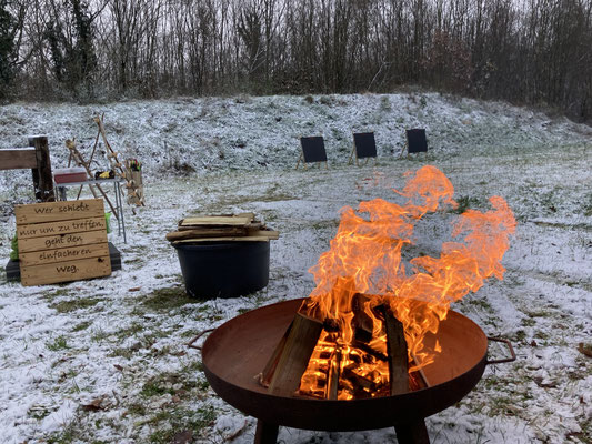 Lagerfeuer bei Naturnah Bogenschiessen