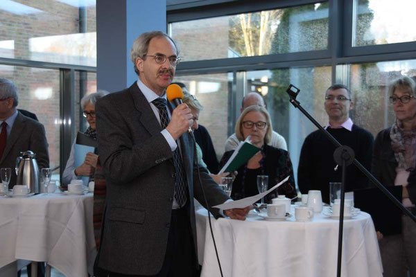 Dr. Weinandy bei seiner Begrüßungsansprache