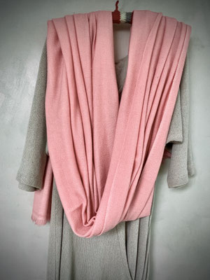 17. Kirschblüten Rosa, 107 x 240 cm, Fischgrätenmuster,  158,00 € zur Zeit leider nicht mehr auf Lager.