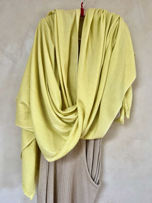 13. Limettengelb, 107 x 240 cm, Fischgrätenmuster,  150,00 €