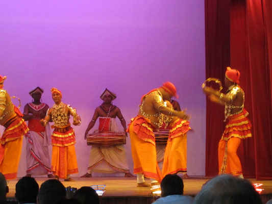 Tanzritual der Tempeltänzer in Kandy