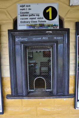Ticketschalter im Bahnhof
