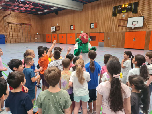 Steinenbergschule Stuttgart - Junge Wilde Grundschule mit dem VFB