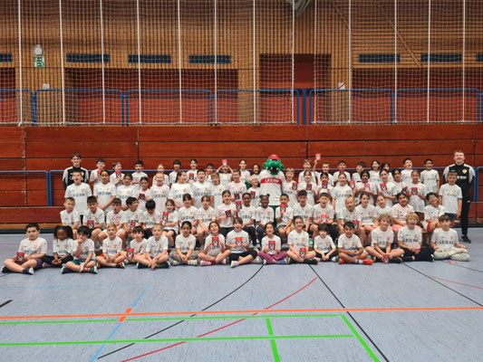Steinenbergschule Stuttgart - Junge Wilde Grundschule mit dem VFB