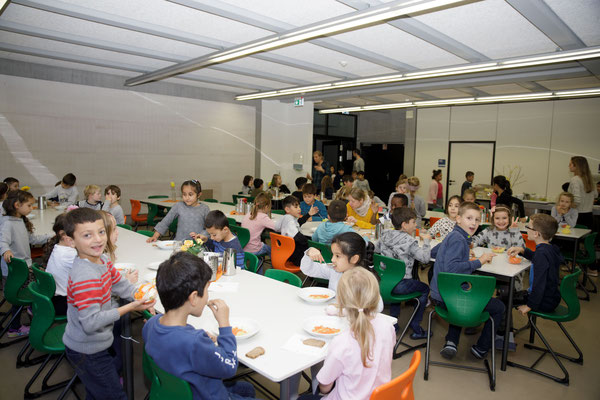 Mittagessen, Mittagsband und Themenangebote in der Steinenbergschule in Stuttgart Hedelfingen