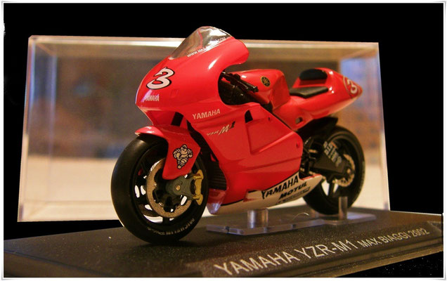 1:24 - Yamaha YZR 500 M1 - 2002 - Max Biaggi