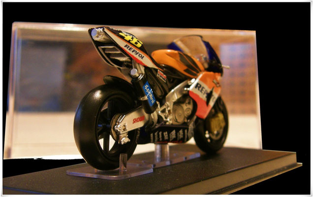 1:24 - Honda RC211V - 2002 - Valentino Rossi