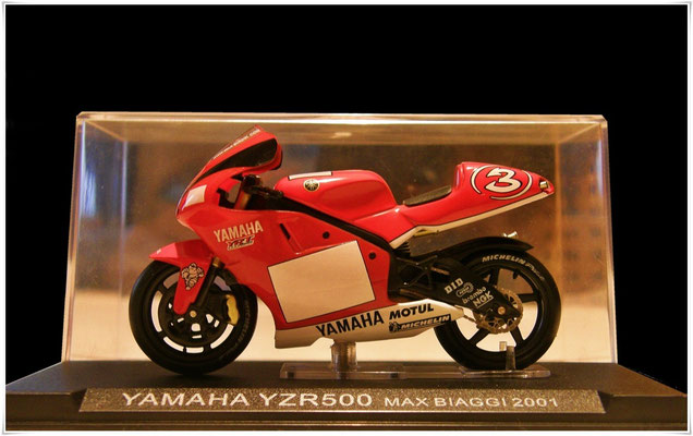 1:24 - Yamaha YZR 500 - 2001 - Max Biaggi