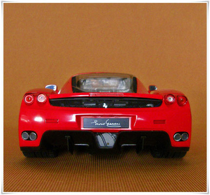 DeA 1:10 (kit)  Ferrari Enzo