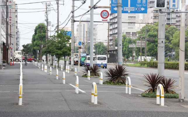 歩道上駐車よけの逆Uガード