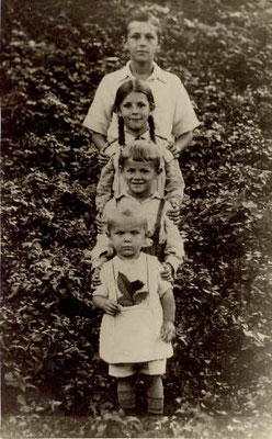 fröhliches Kinderquartett ca. 1934
