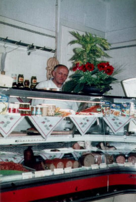 Paul Würth im Laden an seinem 60. Geburtstag, 1969