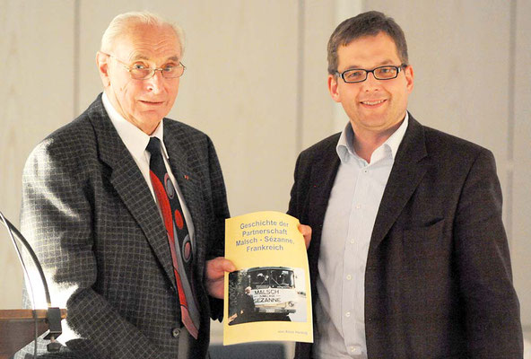 Alois Herzog und Bürgermeister Elmar Himmel 2015