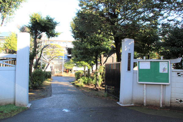 正門