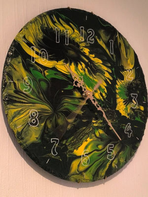 Steinuhr - fließende Sonnenblume
