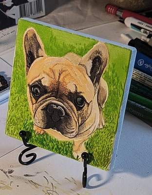 Hundeportrait auf Marmorplatte handbemalt