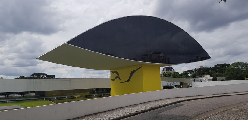 Museu Oscar Niemeyer (O Olho)