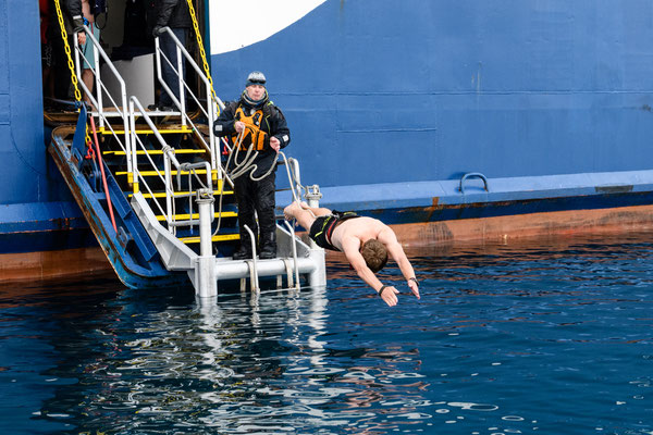 In der Antarktis schwimmen gehen 