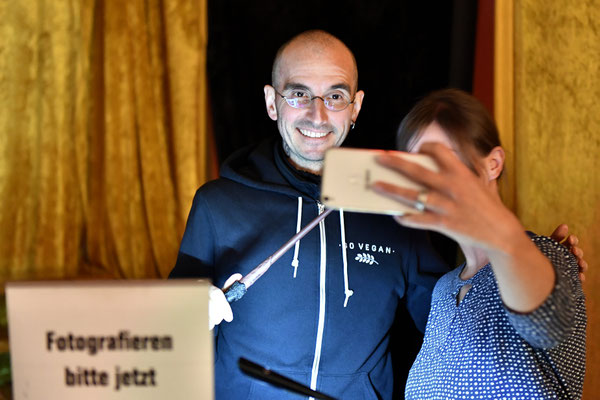 Dr. Mark Benecke: Selfie mit Fans