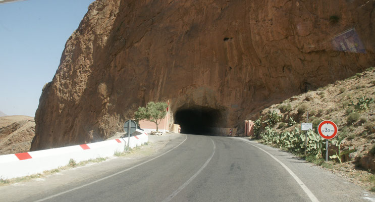 Der Legionärstunnel in der Zizschlucht ist gut geschützt vom Militär