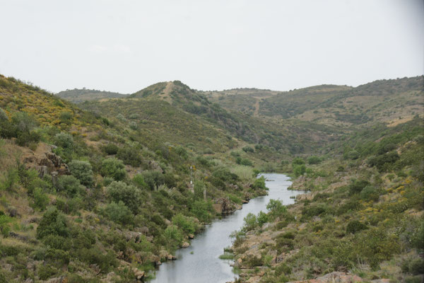 Immer wieder schöne Einblicke in Täler des Guadiana