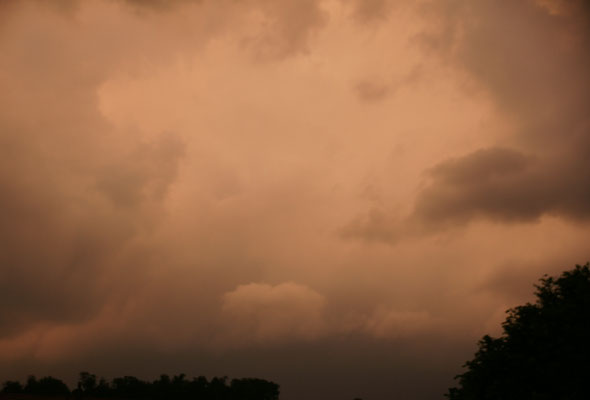 Sieht zwar beängstigend aus, hat sich aber mit heftigem Wind schnell wieder verzogen