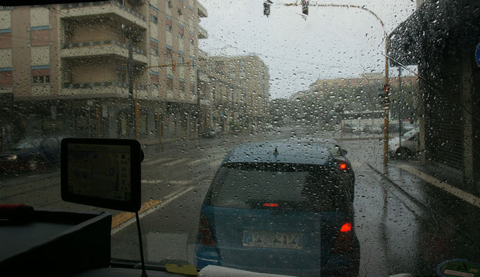 In Messina geht noch ein kurzer Regenschauer runter