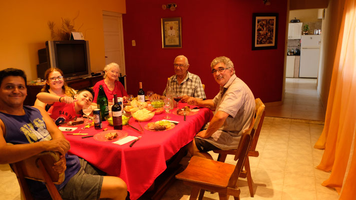 Im Hause seiner Schwiegereltern. Rosi, Marcelo und Sebastian wohnen gleich nebenan.