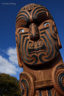 Maori carving - Tauranga area