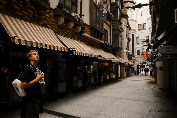 Strolling through the London Court