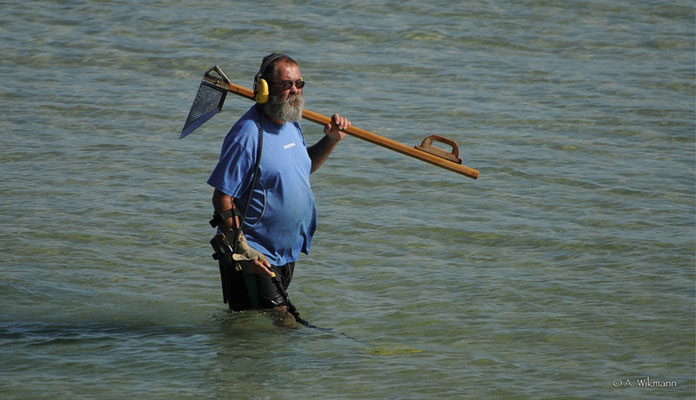 Searching for lost valuables...
