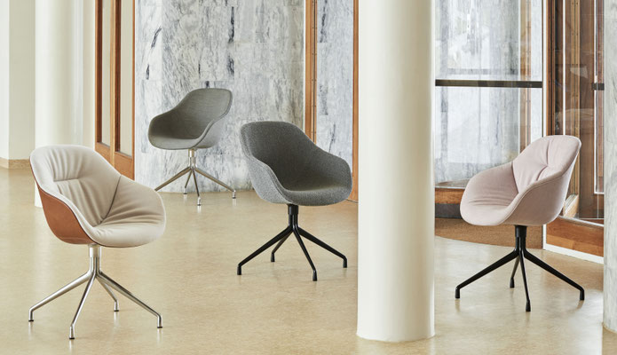 Chaises AAC 121