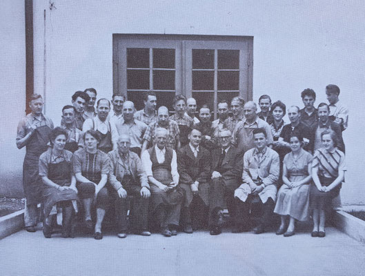 Photo de groupe de 30 employés - 1956