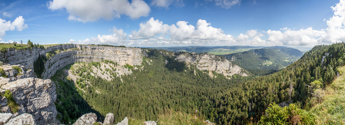 Creux du Van, Kanton Neuenburg und Waadt